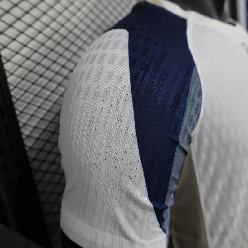 2025/2026 Player Version Tottenham Home Football Shirt 1:1 Thai Quality - Image 5