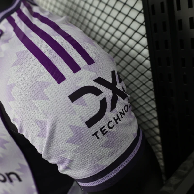 2025/2026 Player Version Manchester United Pecial Edition White Purple Football Shirt 1:1 Thai Quality - Image 7