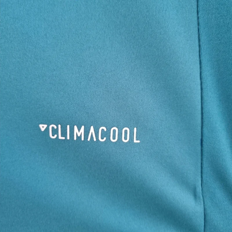 2017/2018 Retro Long Sleeve Real Madrid Third Away - Image 9