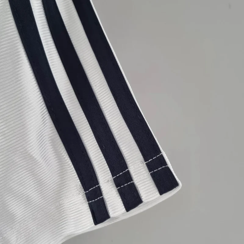 1998/2000 Retro Real Madrid Home - Image 9